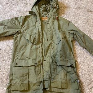 Perfect condition fjallraven No. 68 jacket. men size large. No flaws